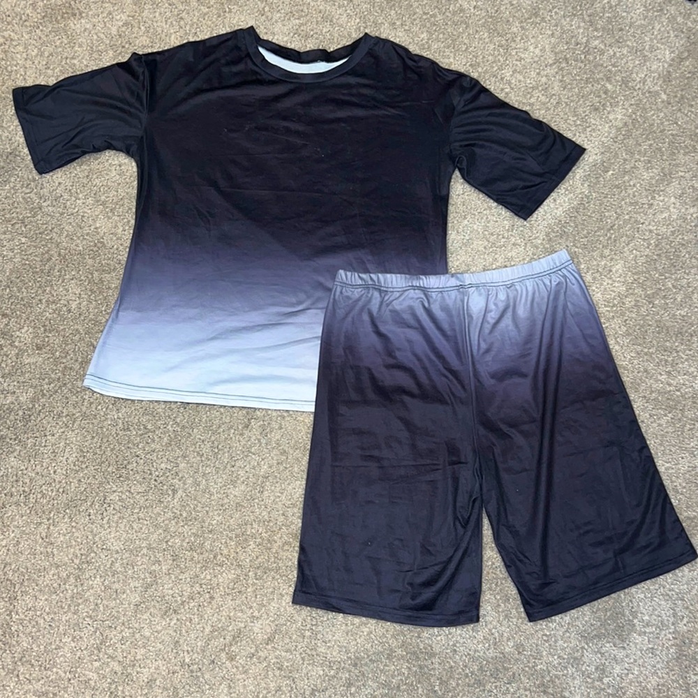 Matching TShirt & Shorts Combo Gradient Dark Grey - White Women’s Size XL PreOwn